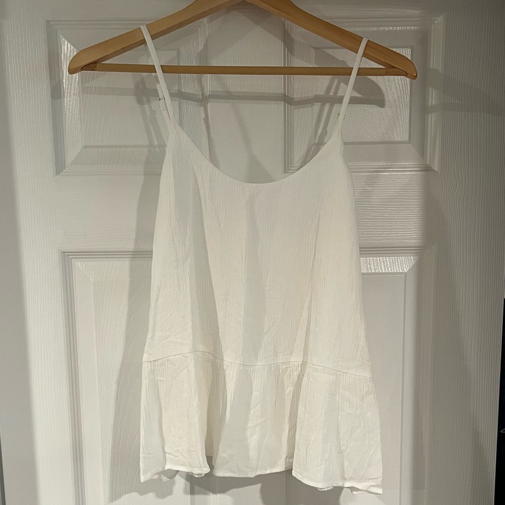 Lilly Pulitzer White Crop Tank🦋